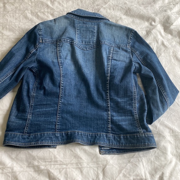 Classic Jean Jacket-- Esprit sz 8 - Picture 4 of 5